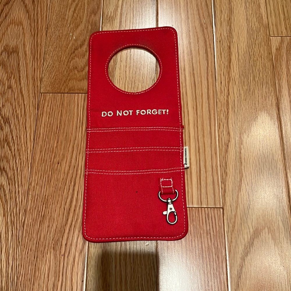 Door Hanger - Picture 1 of 3
